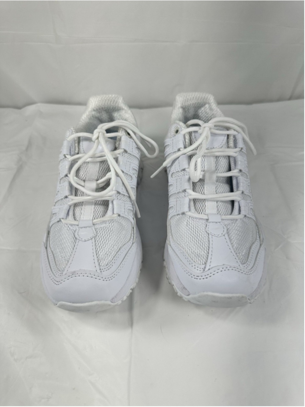 Avia Elevate Women's White Low Top Sneaker Size 7.5 Lace Up Athletic Shoes New